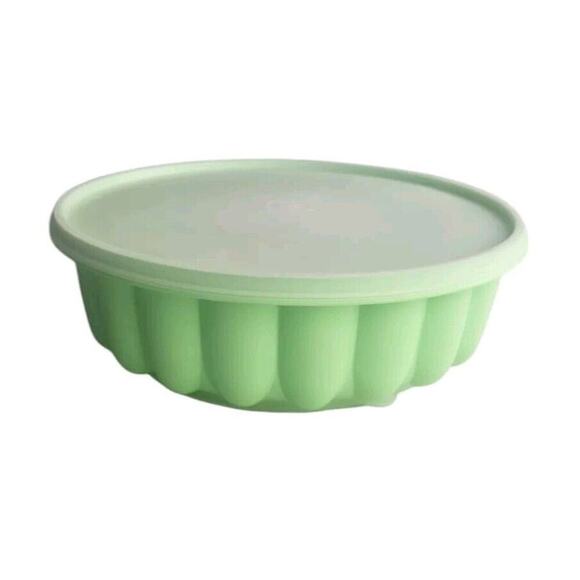 Tupperware Other - Vintage Tupperware Light Green Jello Mold with Lid